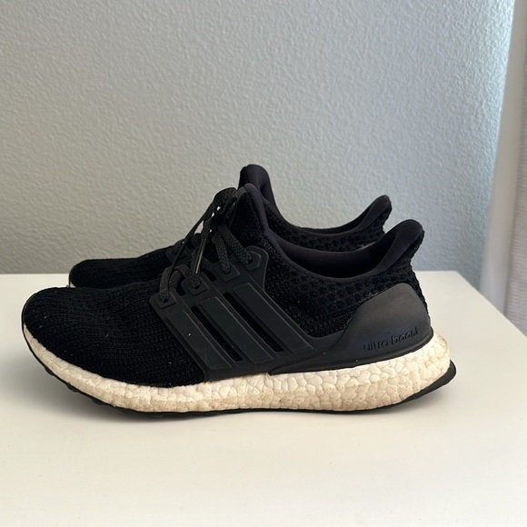 Gently Used blk Adidas Ultraboost size 7.5 - Picture 2 of 5